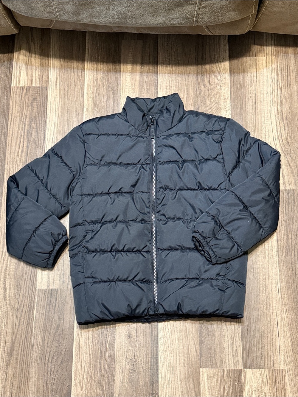 The children’s place kids Black Quilted Puffer Jacket size medium